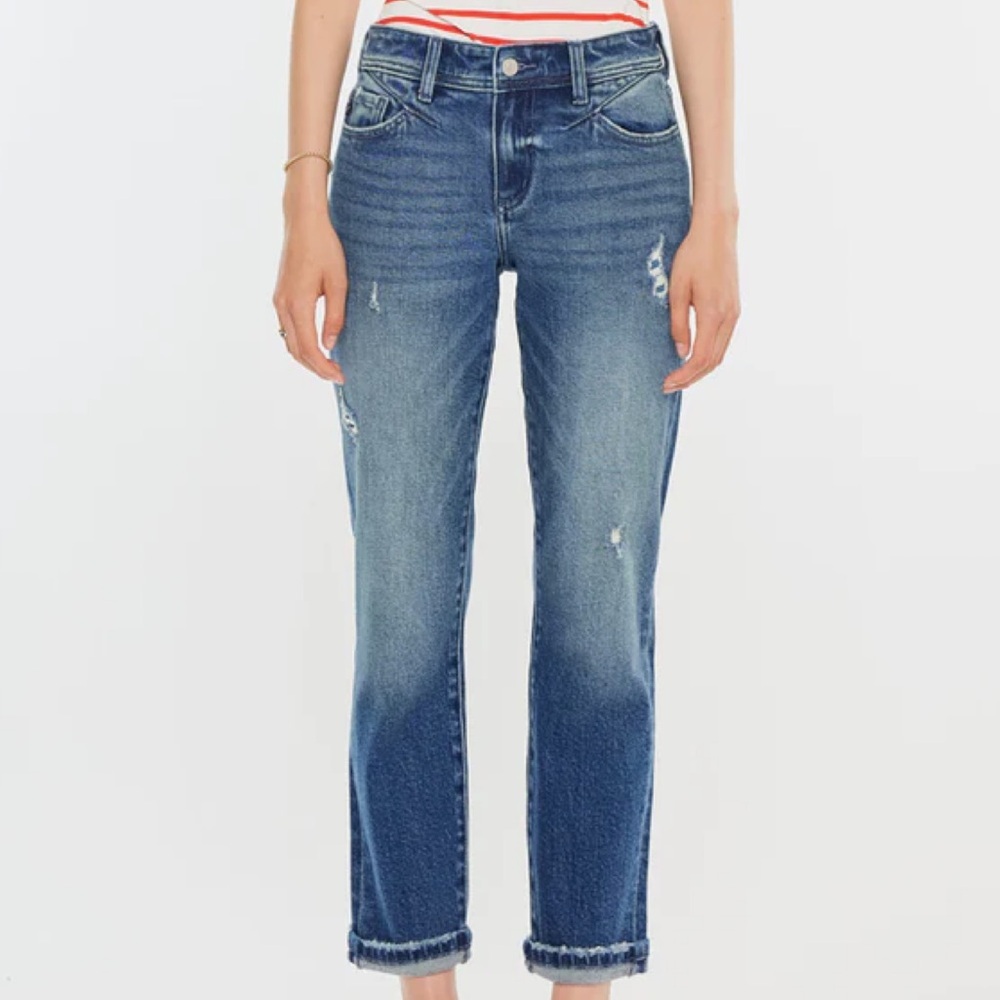 KanCan 7/27 Dark Wash Distressed Denim Evelin Mid Rise Cropped Straight Jeans